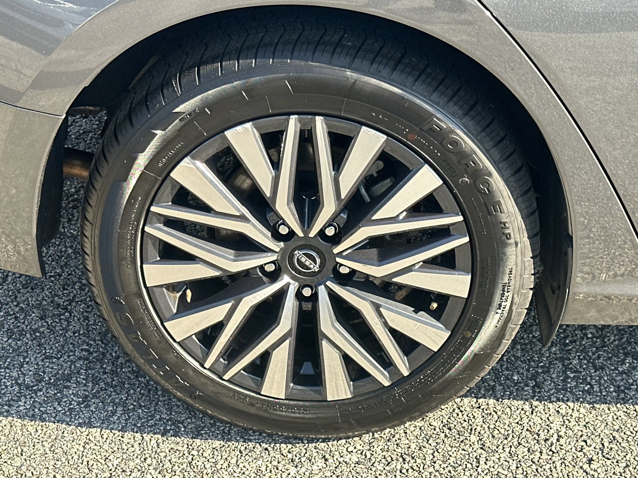 Used 2025 Nissan Altima 2.5 SV FWD image 17