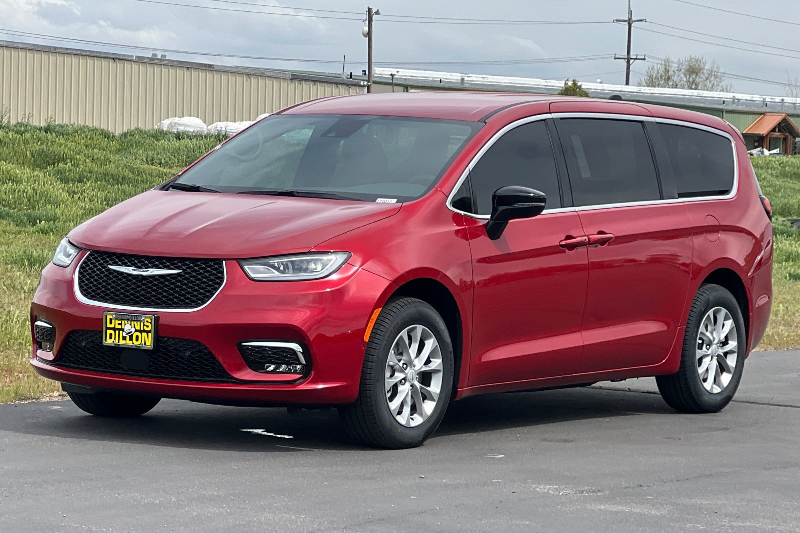 New 2026 Chrysler Pacifica Select AWD/4WD image 3