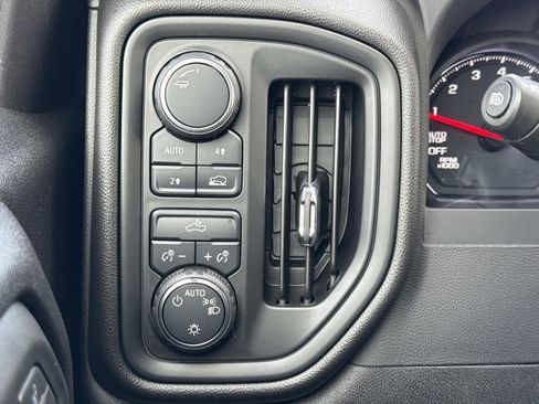 Used 2023 Chevrolet Silverado 1500 Custom image 11
