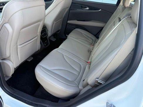 Used 2023 Lincoln Nautilus FWD w/ Premium Package image 12