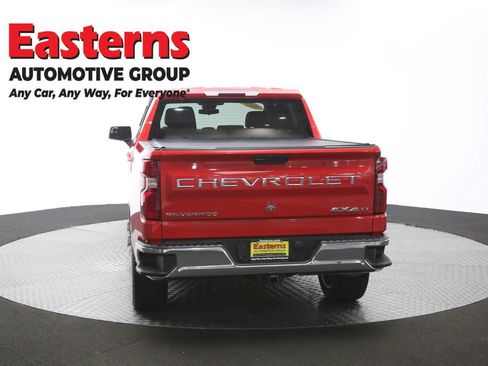 Used 2022 Chevrolet Silverado 1500 LT AWD/4WD image 44