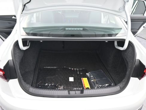 New 2026 Volkswagen Jetta SEL image 40