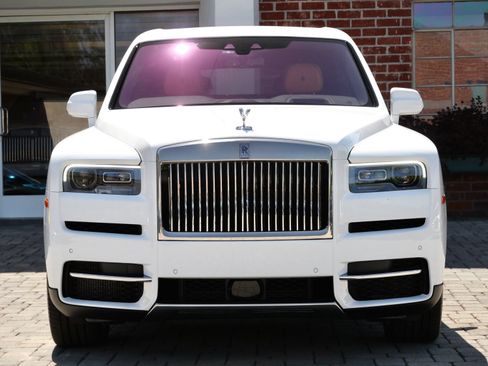 Certified 2024 Rolls-Royce Cullinan AWD/4WD image 5