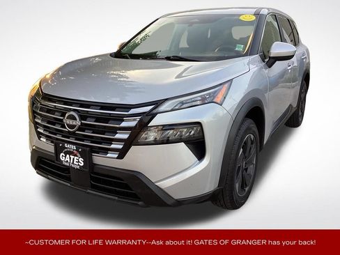 Used 2024 Nissan Rogue SV AWD/4WD image 6