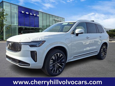 New 2026 Volvo XC90 T8 Plus w/ Protection Package Premier image 2
