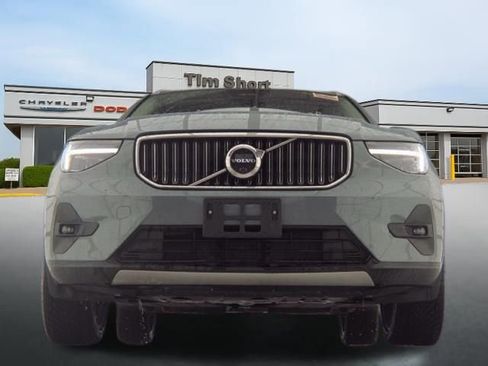 Used 2023 Volvo XC40 B5 Plus w/ Climate Package AWD/4WD image 14