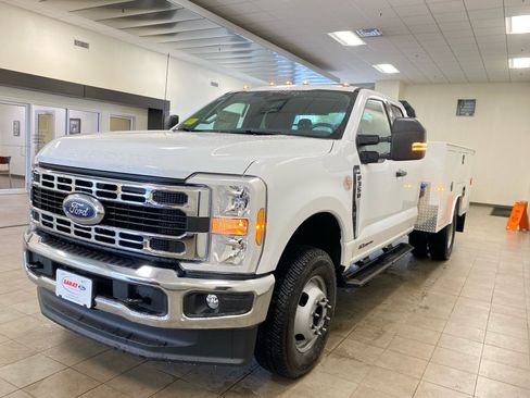 New 2026 Ford F350 XLT w/ XLT Value Package AWD/4WD image 4