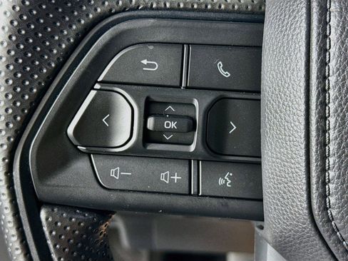 Used 2025 Toyota Tacoma SR5 RWD image 9