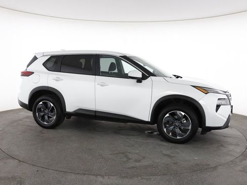 Used 2025 Nissan Rogue SV FWD image 15