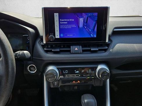 Used 2025 Toyota RAV4 XLE AWD/4WD image 15