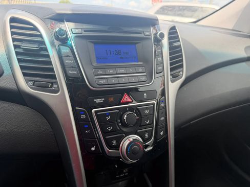 Used 2016 Hyundai Elantra GT FWD image 18