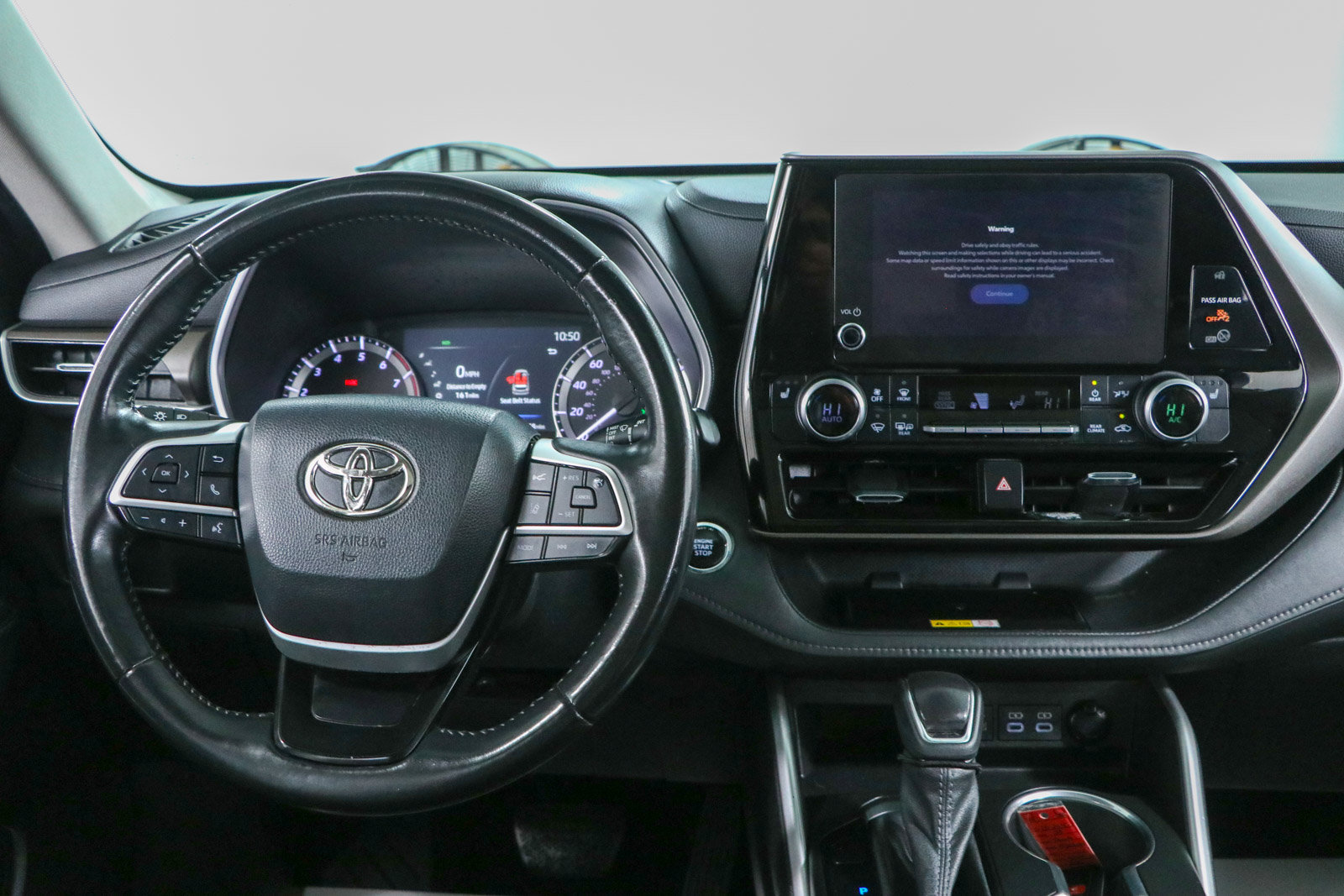 Used 2023 Toyota Highlander XLE FWD image 17