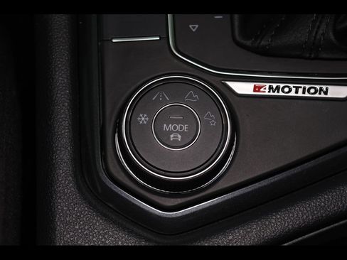 Used 2018 Volkswagen Tiguan S AWD/4WD image 12