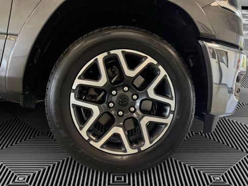 Used 2025 RAM 1500 Laramie AWD/4WD image 10