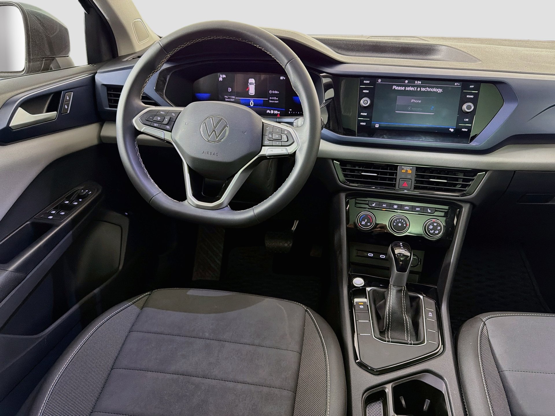 Certified 2023 Volkswagen Taos SE w/ Panoramic Sunroof Package FWD image 19