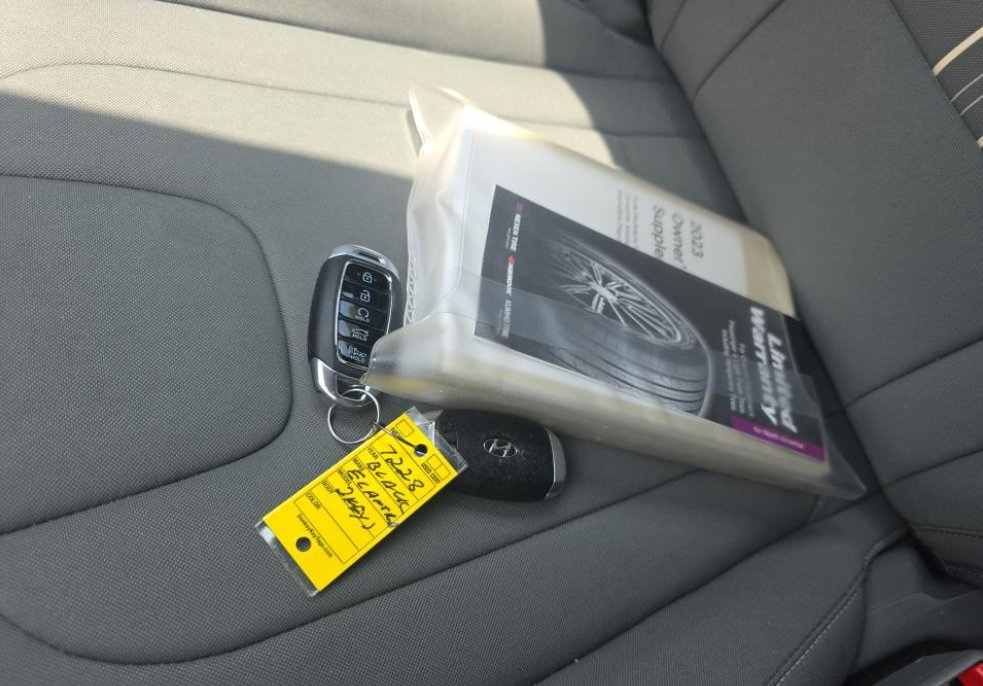Used 2023 Hyundai Elantra SEL w/ Convenience Package FWD image 20