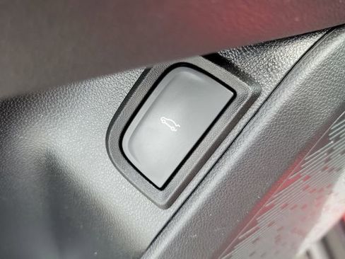 Certified 2025 Chevrolet Equinox RS w/ Safety and Technology Package FWD image 23