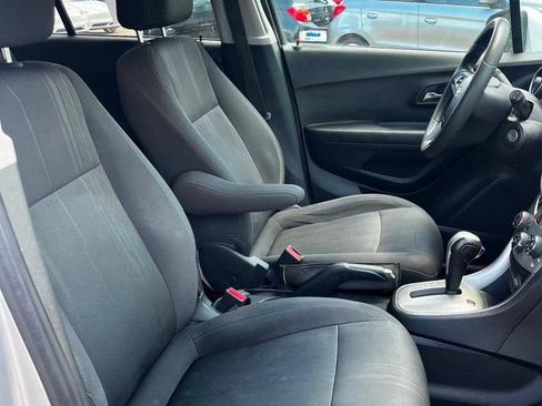 Used 2016 Chevrolet Trax LT AWD/4WD image 16