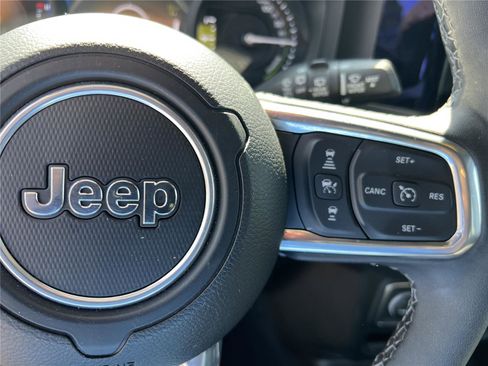 Used 2025 Jeep Wrangler Sahara w/ Safety Group image 12