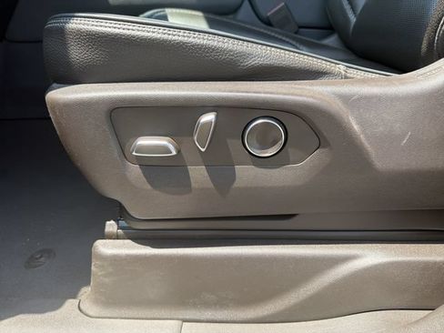 Used 2023 GMC Yukon Denali RWD image 10