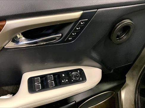 Used 2020 Lexus RX 350L Premium w/ Premium Package image 35