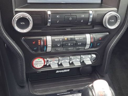 Used 2016 Ford Mustang Premium image 17