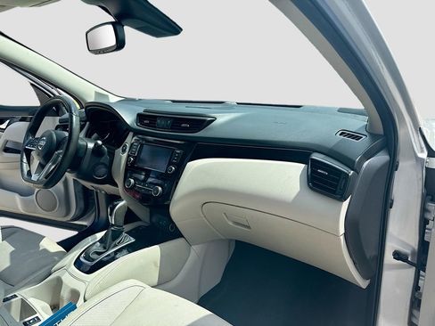 Used 2019 Nissan Rogue Sport SL w/ Premium Package FWD image 33