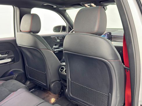 Used 2021 Mercedes-Benz GLB 35 AMG AMG GLB 35 w/ Premium & AMG Ni image 37