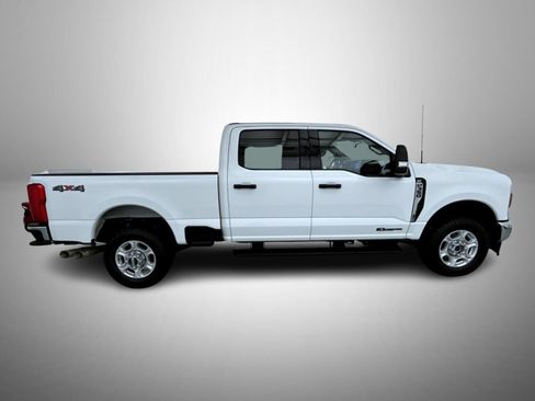 Used 2025 Ford F350 XLT AWD/4WD image 4
