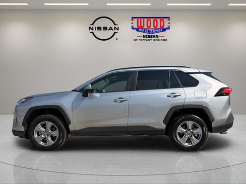 Used 2025 Toyota RAV4 XLE AWD/4WD image 5