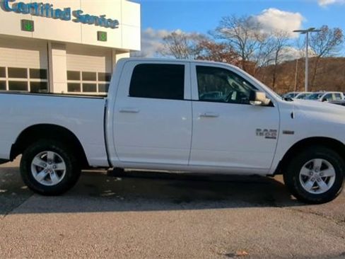 Used 2022 RAM 1500 Classic SLT w/ Electronics Convenience Group image 9