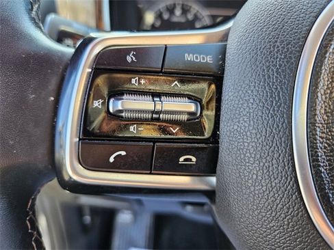 Used 2023 Kia Sorento S image 28