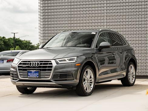 Used 2018 Audi Q5 2.0T Premium Plus w/ Premium Plus Package AWD/4WD image 7