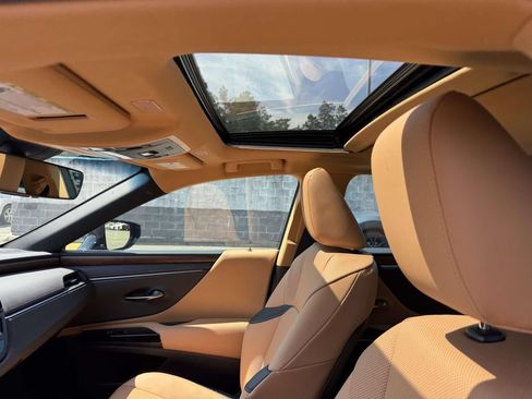 Used 2023 Lexus ES 350 w/ Premium Package FWD image 20