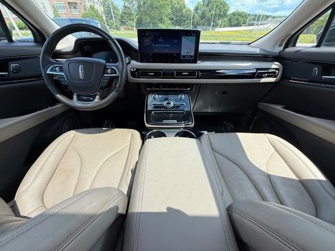 Used 2023 Lincoln Nautilus Reserve AWD/4WD image 17