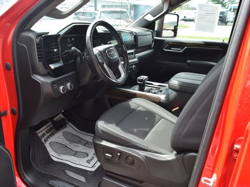 Used 2023 GMC Sierra 1500 Elevation w/ X31 Off-Road Package AWD/4WD image 13