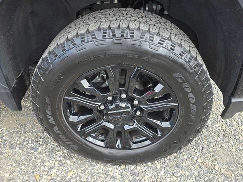 Used 2022 GMC Sierra 3500 Denali w/ Denali Black Diamond Edition AWD/4WD image 10