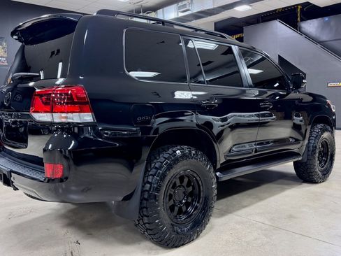 Used 2018 Toyota Land Cruiser w/ Carpet Mat Package AWD/4WD image 9