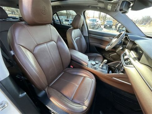Used 2019 Alfa Romeo Stelvio Ti image 25