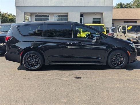 Certified 2021 Chrysler Pacifica Touring-L w/ S Appearance Package image 2