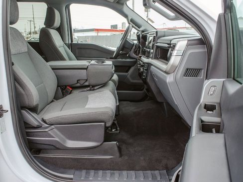 Used 2023 Ford F350 XLT image 34