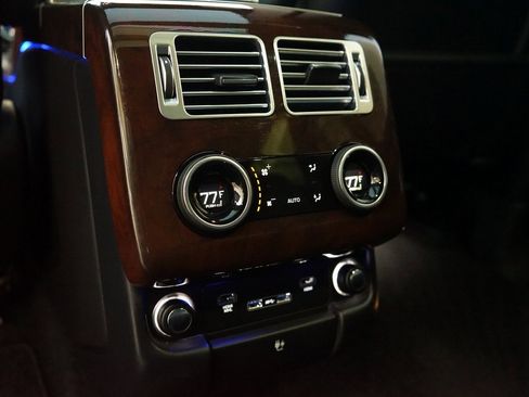 Used 2020 Land Rover Range Rover Long Wheelbase HSE image 23