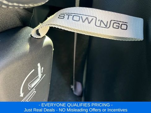 New 2026 Chrysler Pacifica Select image 24