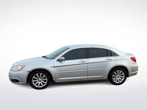Used 2012 Chrysler 200 Touring image 5