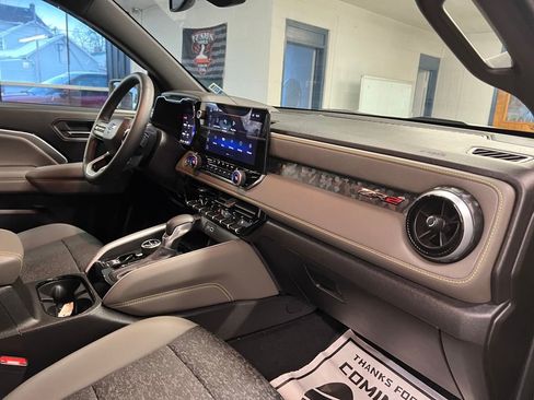 Used 2024 Chevrolet Colorado ZR2 image 38
