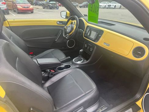 Used 2013 Volkswagen Beetle 2.5 image 3