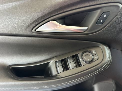 Used 2024 Buick Encore GX Sport Touring FWD image 10