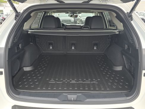 New 2025 Subaru Outback Limited image 17