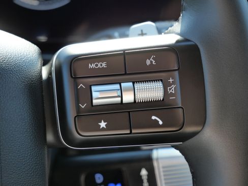 Certified 2025 Hyundai Santa Fe SEL image 31