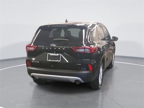 Certified 2023 Ford Escape Active image 3